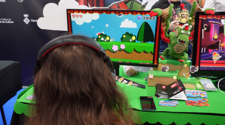 Jugando Un Sant Jordi de Paper en la indie dev day